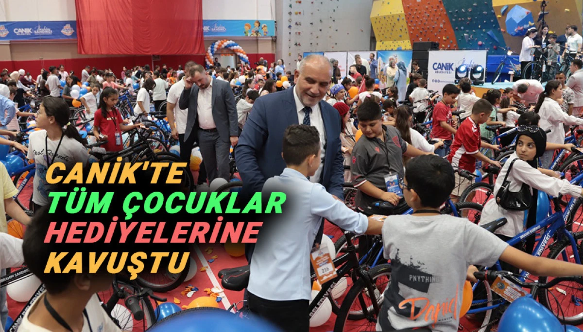CANİK'TE T&Uuml;M &Ccedil;OCUKLAR HEDİYELERİNE KAVUŞTU